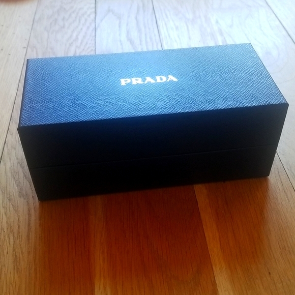 Prada sunglasses box - Picture 7 of 8